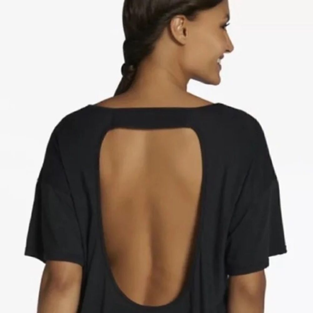 Fabletics Black Key Tee - Picture 2 of 6